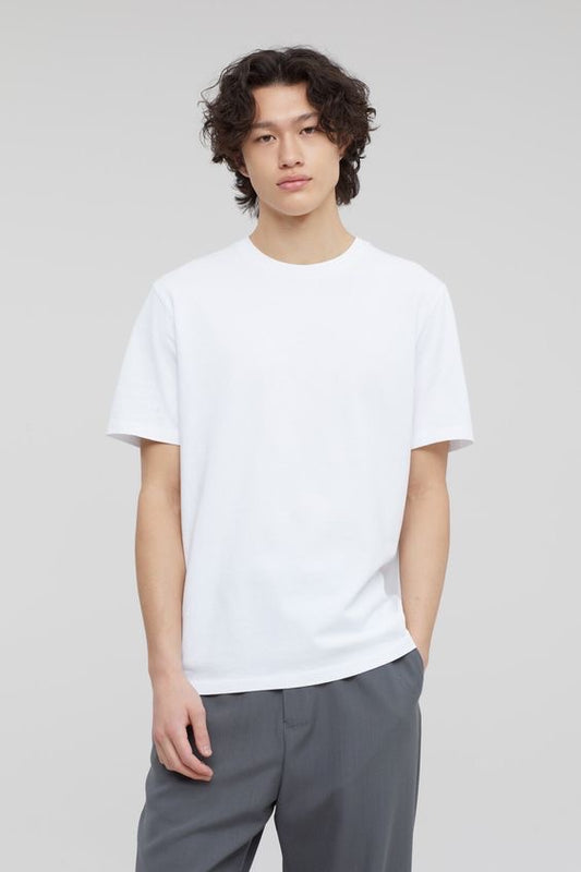 BASIC WHITE T-SHIRT