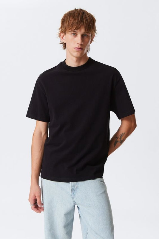 UNISEX BLACK T-SHIRT